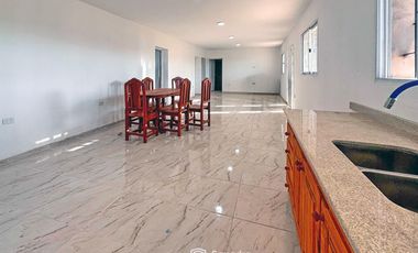 VENTA - Casa de 2 dormitorios con galería, parrillero y piscina - Ibarlucea.