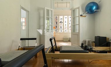 Venta casa 4 ambientes con local al frente en Ramos Mejia