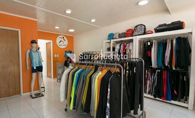 Venta casa 4 ambientes con local al frente en Ramos Mejia