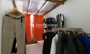 Venta casa 4 ambientes con local al frente en Ramos Mejia