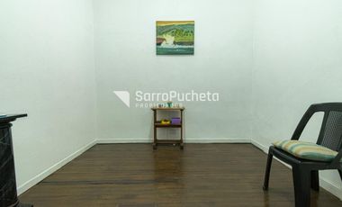 Venta casa 4 ambientes con local al frente en Ramos Mejia