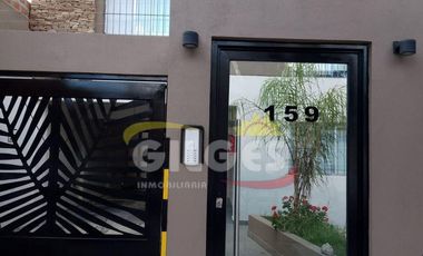 Alquiler de Departamento 2 Ambientes al frente en Ramos Mejia - Ideal Vivienda o Uso Profesional