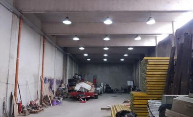 Venta Galpón 430M² Cubiertos en Planta Alta 6 Deptos 2 Ambientes cada uno  