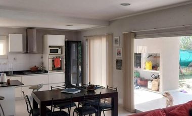 Casa 4 ambientes con pileta en venta - ALQUILADA - Ranelagh
