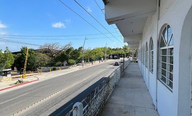 OFICINAS EN RENTA FRENTE A CAÑA HUECA