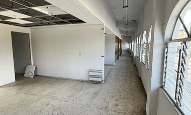 OFICINAS EN RENTA FRENTE A CAÑA HUECA