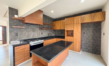 Casa en Venta con roof garden Lomas de la Rioja