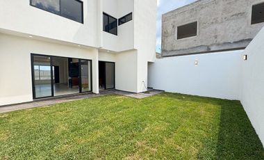 Casa en Venta con roof garden Lomas de la Rioja