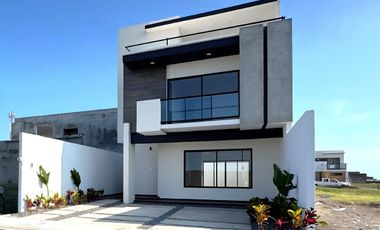 Casa en Venta con roof garden Lomas de la Rioja