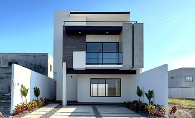 Casa en Venta con roof garden Lomas de la Rioja