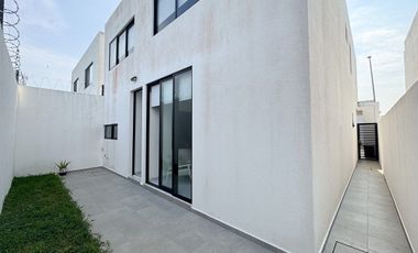 Casa en Venta recámara planta baja Lomas del Dorado