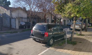 Casa 4 dormitorios, jardín, cochera x 2. Olivos