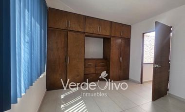 Renta casa 4 rec, 3 baños, alberca. Pedregal Schoenstatt, Corregidora, Qro.