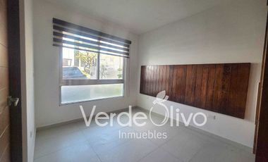 Renta casa 4 rec, 3 baños, alberca. Pedregal Schoenstatt, Corregidora, Qro.