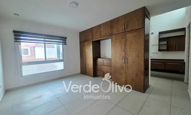 Renta casa 4 rec, 3 baños, alberca. Pedregal Schoenstatt, Corregidora, Qro.