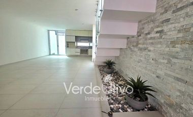 Renta casa 4 rec, 3 baños, alberca. Pedregal Schoenstatt, Corregidora, Qro.