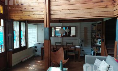 ALQUILER ANUAL | ENCANTADORA CASA de Madera c/Jardin y Pileta | Barrio La Bota
