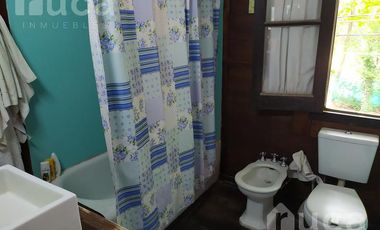 ALQUILER ANUAL | ENCANTADORA CASA de Madera c/Jardin y Pileta | Barrio La Bota