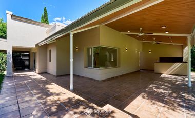 VENTA | ALQUILER - Casa 3 dormitorios, quincho y parrillero  - Kentucky Club de Campo, Funes.