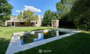 VENTA | ALQUILER - Casa 3 dormitorios, quincho y parrillero  - Kentucky Club de Campo, Funes.