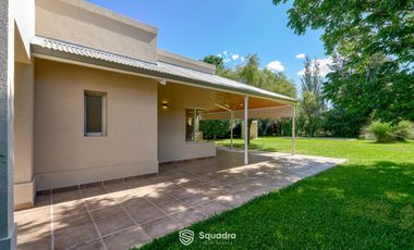 VENTA | ALQUILER - Casa 3 dormitorios, quincho y parrillero  - Kentucky Club de Campo, Funes.