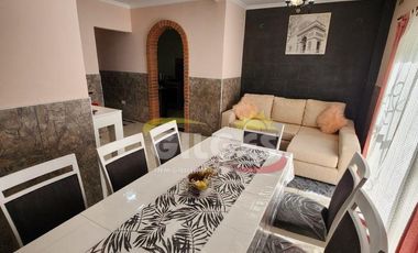 Alquiler de Casa  3 Ambientes en Haedo Muy buen estado - Con Cochera cubierta y Patio