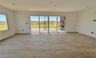 Casa a estrenar en Planta Baja