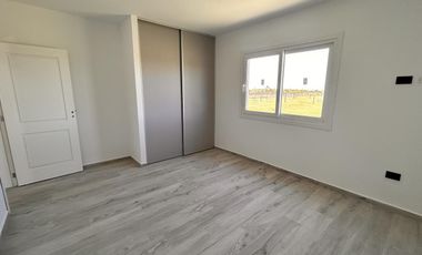 Casa a estrenar en Planta Baja