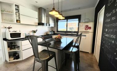 ALQUILER, CASA, PUERTOS DEL LAGO, BARRIO VISTAS, LOTE al 100
