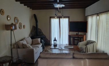 Chalet 5 ambientes con piscina sobre lote de 770 m² – Sierra de los Padres