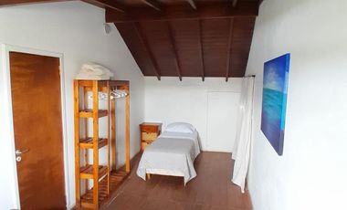 Chalet 5 ambientes con piscina sobre lote de 770 m² – Sierra de los Padres