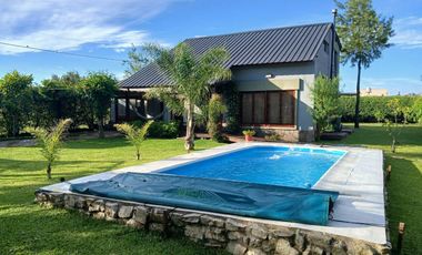 Chalet 5 ambientes con piscina sobre lote de 770 m² – Sierra de los Padres