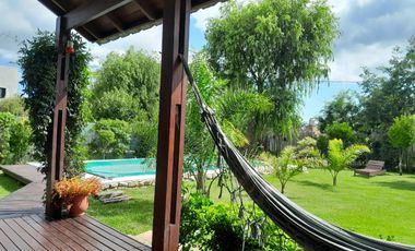 Chalet 5 ambientes con piscina sobre lote de 770 m² – Sierra de los Padres