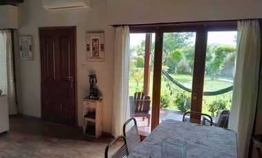 Chalet 5 ambientes con piscina sobre lote de 770 m² – Sierra de los Padres