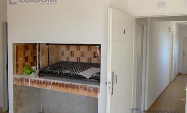 Venta Departamento en Remedios De Escalada de 2 ambientes al Frente con Balcón