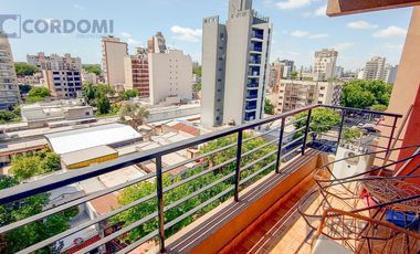 Venta Departamento en Remedios De Escalada de 2 ambientes al Frente con Balcón