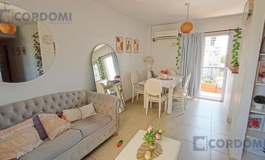 Venta Departamento en Remedios De Escalada de 2 ambientes al Frente con Balcón