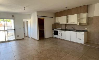 Alquiler departamento 2 ambientes en alquiler en San Fernando con terraza amplia y sin expensas