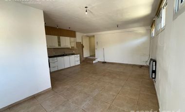 Alquiler departamento 2 ambientes en alquiler en San Fernando con terraza amplia y sin expensas