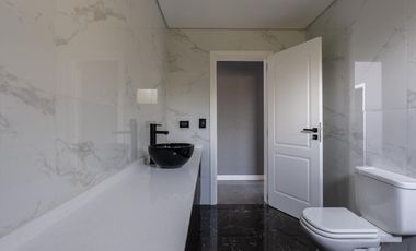 CASA EN VENTA EN COSTA ESMERALDA, BARRIO RESIDENCIAL I LOTE 653, 4 AMBIENTES