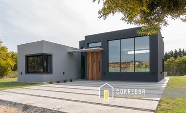 CASA EN VENTA EN COSTA ESMERALDA, BARRIO RESIDENCIAL I LOTE 653, 4 AMBIENTES