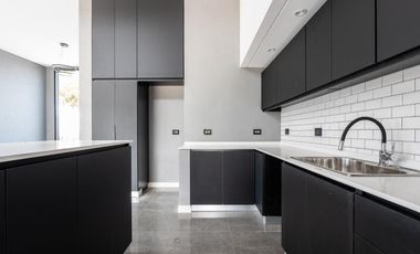 CASA EN VENTA EN COSTA ESMERALDA, BARRIO RESIDENCIAL I LOTE 653, 4 AMBIENTES