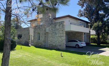 Casa con pileta en venta - Saint Thomas Este, Canning, Esteban Echeverría