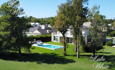 Casa con pileta en venta - Saint Thomas Este, Canning, Esteban Echeverría