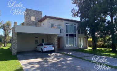 Casa con pileta en venta - Saint Thomas Este, Canning, Esteban Echeverría