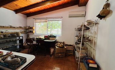 Casa con Quincho, Depto y Piscina Colón Entre Ríos