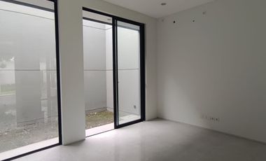 Sewa Rumah Baru Siap Huni di District 9 Citraland Utama