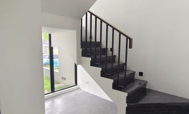 Sewa Rumah Baru Siap Huni di District 9 Citraland Utama