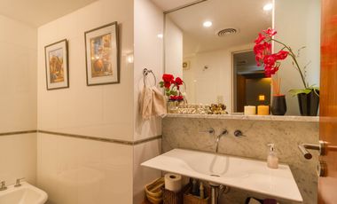 VENTA CASA ACASSUSO 6 AMBIENTES CON DEPENDENCIA, JARDIN, QUINCHO Y PILETA