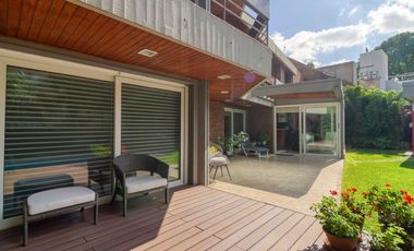 VENTA CASA ACASSUSO 6 AMBIENTES CON DEPENDENCIA, JARDIN, QUINCHO Y PILETA